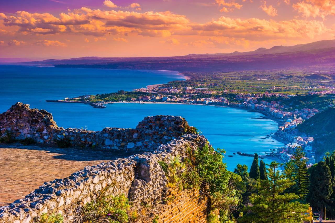La Casa Di Stefe Apartment Giardini Naxos Bagian luar foto